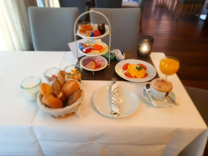 Hotel Goldenes Rad - Image 1