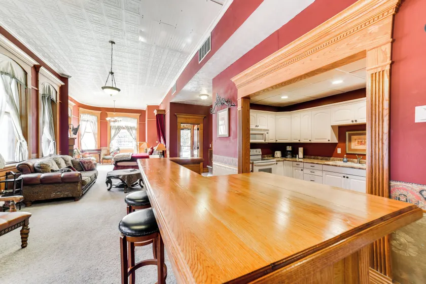 Downtown Yankton Suite: Walk to Restaurants! - Image 1