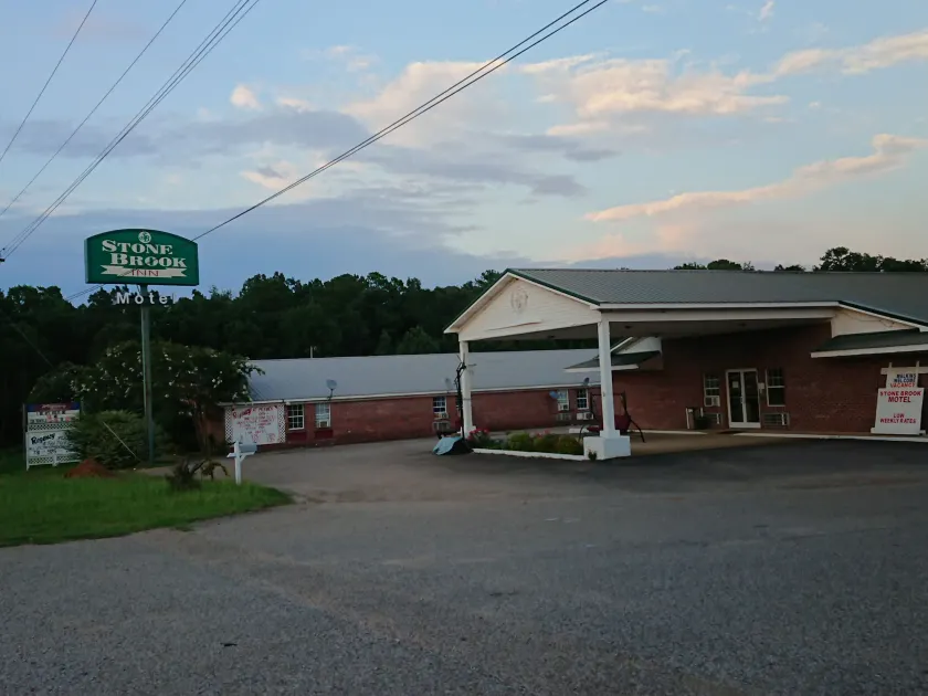 Stonebrook Inn - Image 1