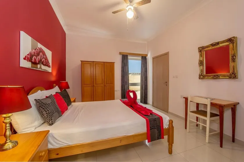 Electra Guesthouse - Image 1