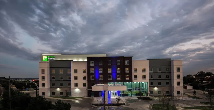 Holiday Inn Express & Suites Garland E - Lake Hubbard I30 by IHG - Image 1