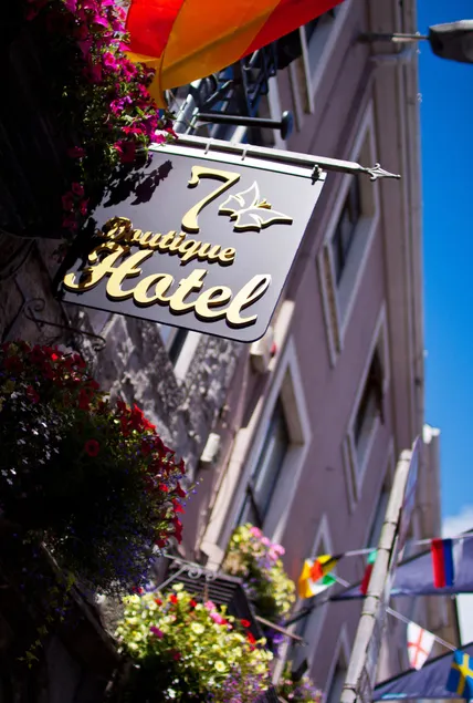 7 Boutique Hotel - Image 1