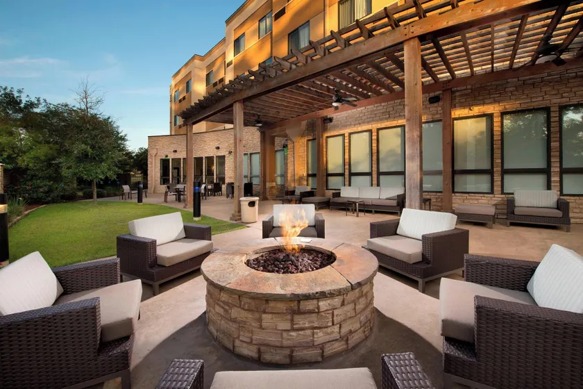 Courtyard by Marriott Lufkin - Image 1