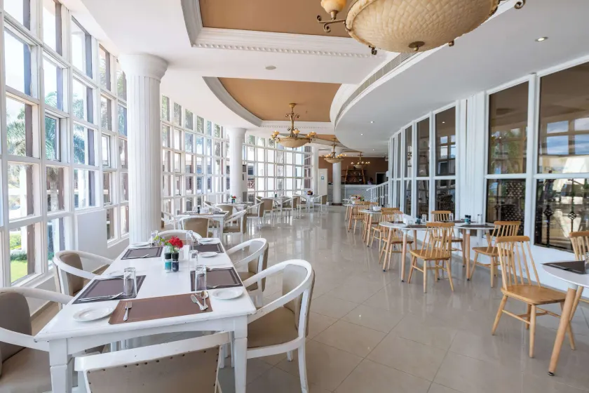Golden Tulip Dar Es Salaam - Image 1