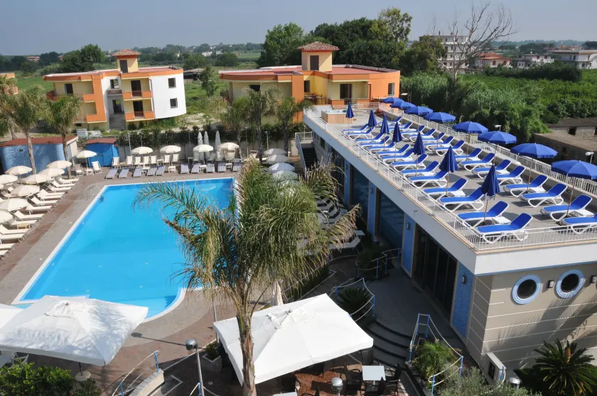 Hotel Premiere Pool & Resort - Image 1