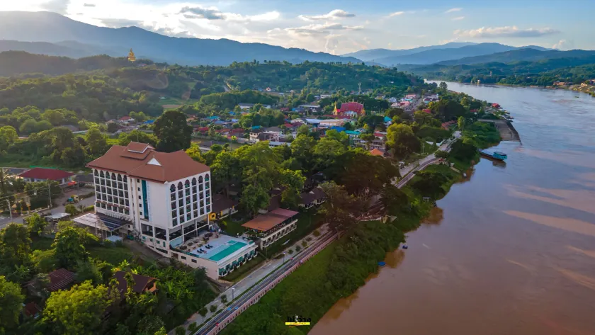 Chiangkhong Teak Garden Riverfront Hotel - Image 1