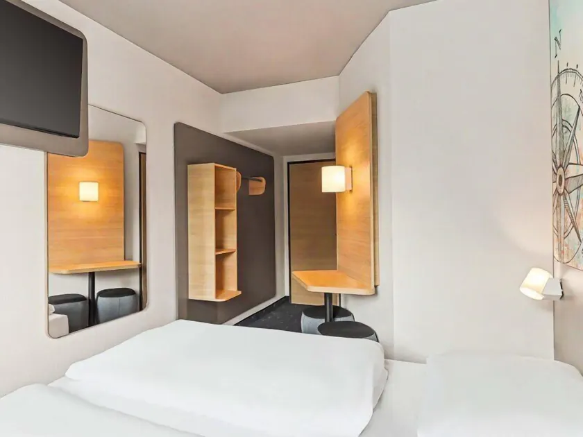 B&B Hotel Lübeck Berliner-Platz - Image 1