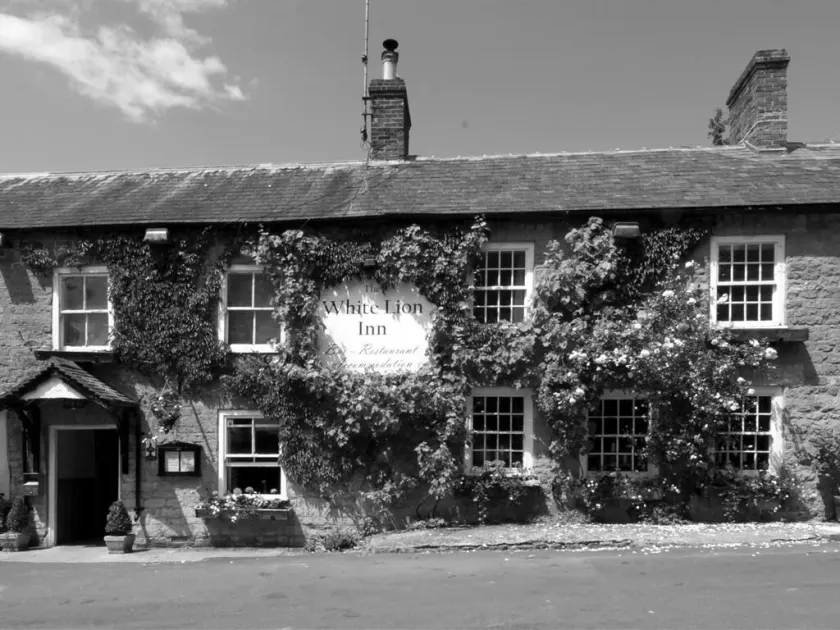 The White Lion Inn - Image 1