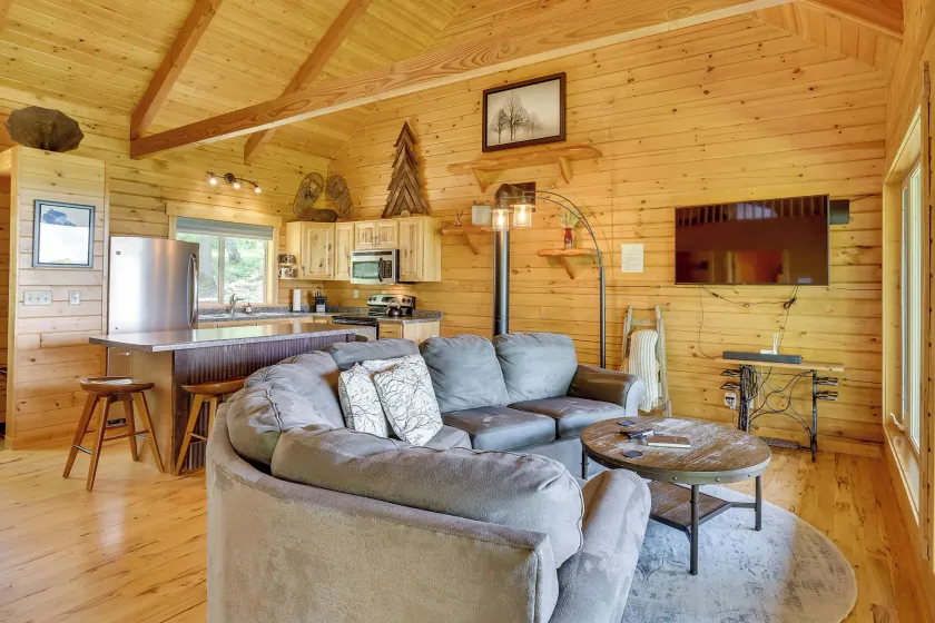 Day Trip to Mt. La Crosse! 'krueger' Cabin - Image 1