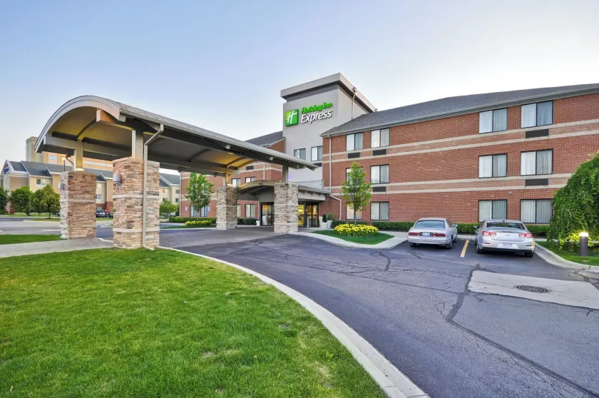 Holiday Inn Express Romulus / Detroit Airport by IHG - Image 1