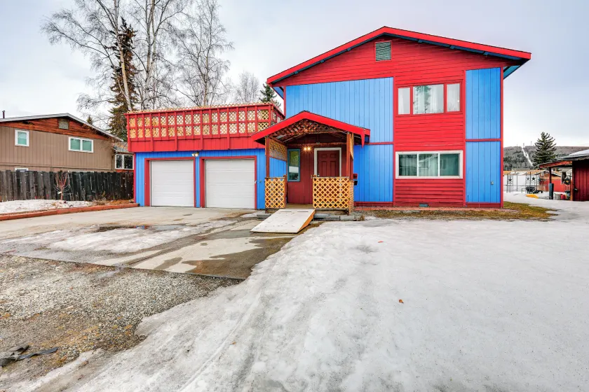 Near Dtwn & Pioneer Park: Fairbanks Home w/ Deck! - Image 1