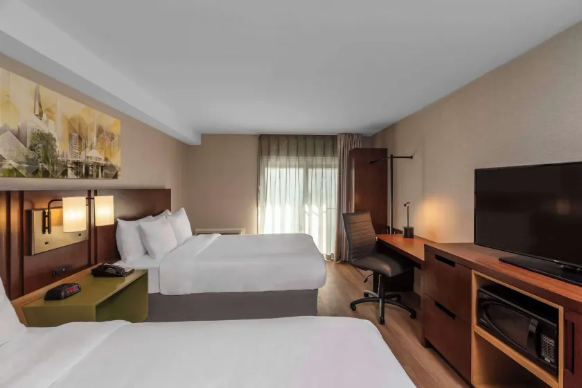 Comfort Inn Newmarket - Aurora - Image 1