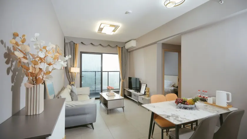 Serveyou Hotel - Free Airport Pickup Service & Free Canton Fair Shuttle Bus - Image 1