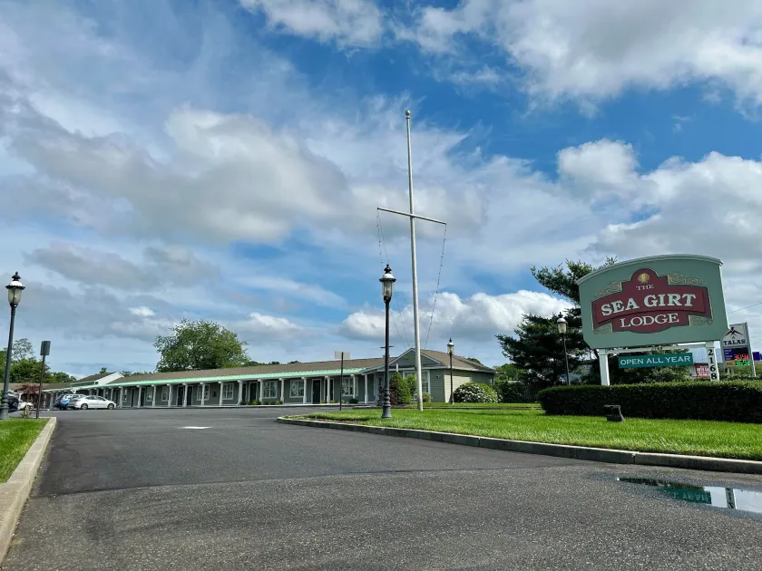 Sea Girt Lodge - Image 1