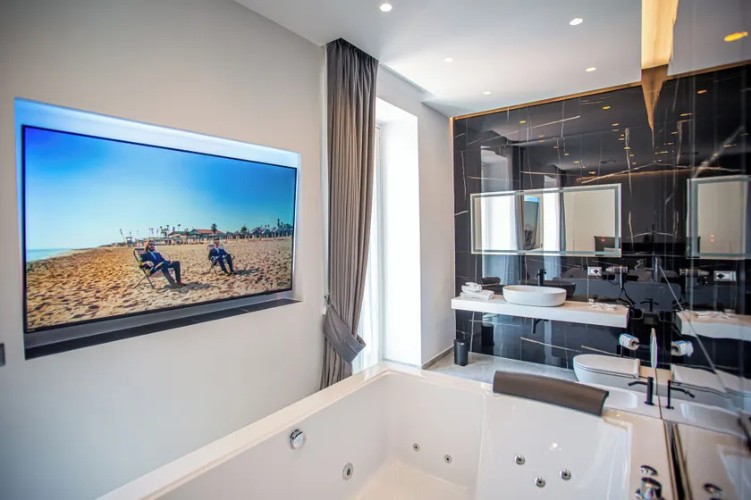 Forever Luxury Rooms - Image 1