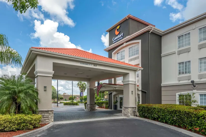 Comfort Inn & Suites Port Charlotte-Punta Gorda - Image 1