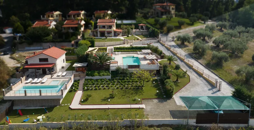 Aracelia villas with private pool - Image 1