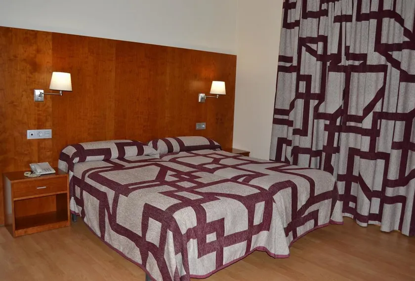 Hotel Jarama - Image 1