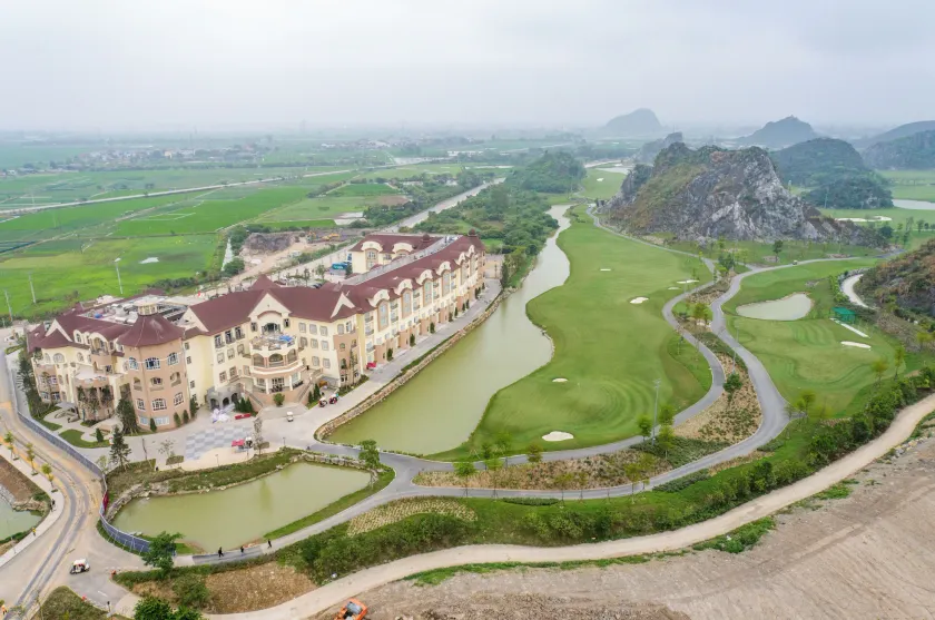 Legend Valley Hotel Ha Nam - Image 1