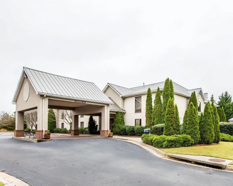 Quality Inn & Suites Dawsonville - Image 1