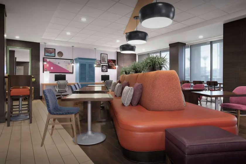 Home2 Suites by Hilton Phoenix Chandler - Lobby