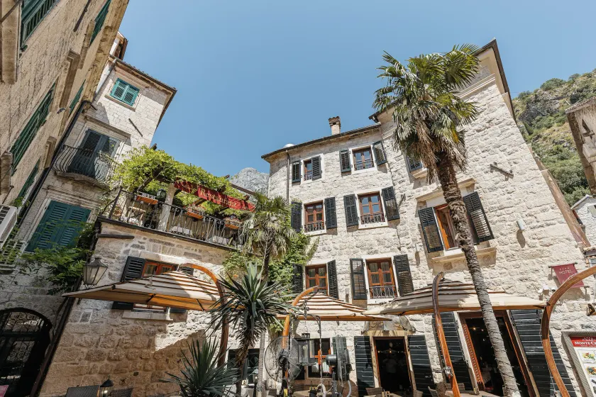 Hotel Monte Cristo - Image 1