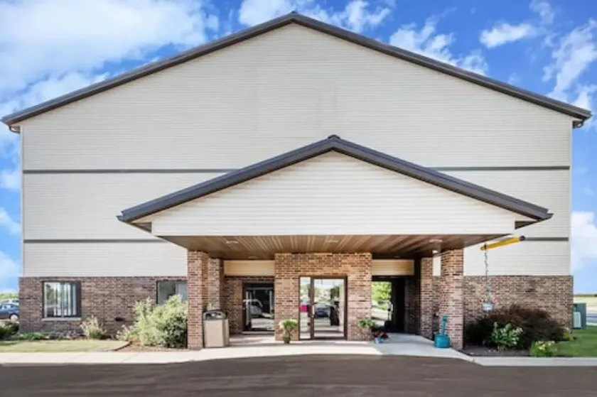 AmericInn by Wyndham Columbus Wisconsin - Image 1