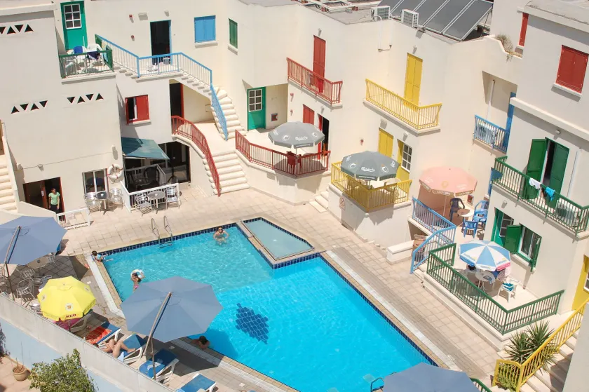Sea 'n Lake View Hotel Apartments - Image 1