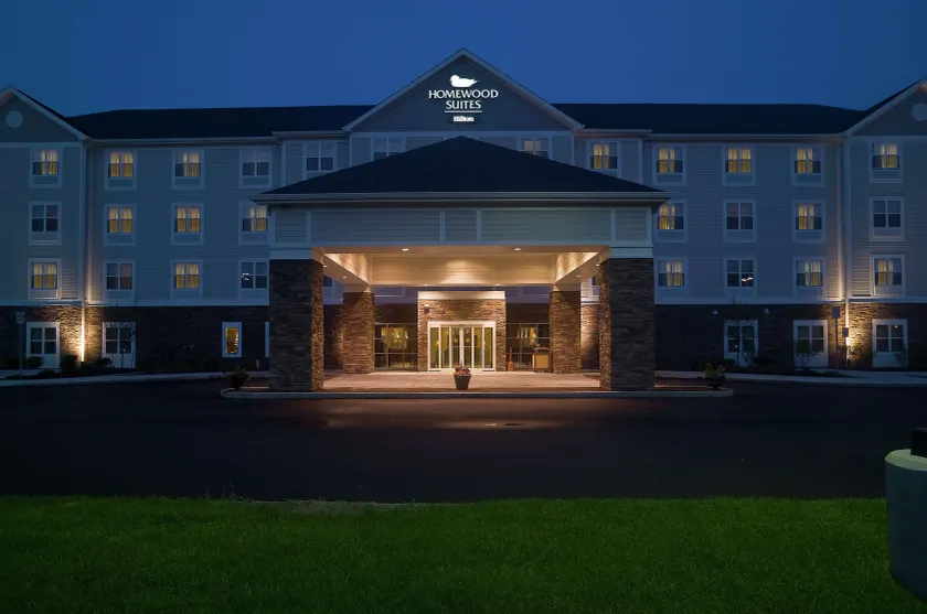 Homewood Suites by Hilton Portland - Image 1