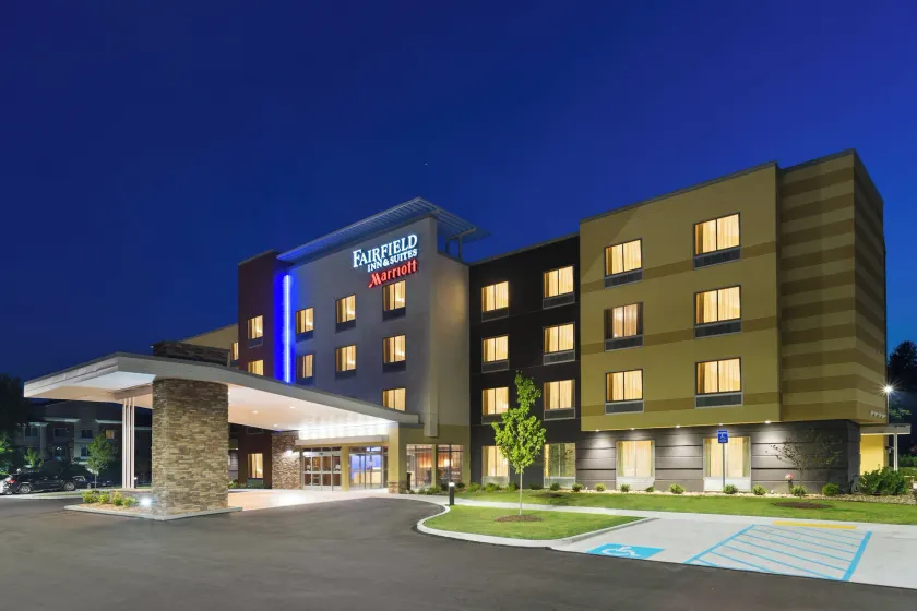 Fairfield Inn & Suites by Marriott Belle Vernon - Image 1
