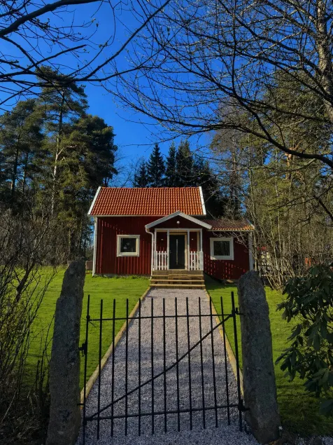 Cozy cottage near lake, newly renovated - Image 1