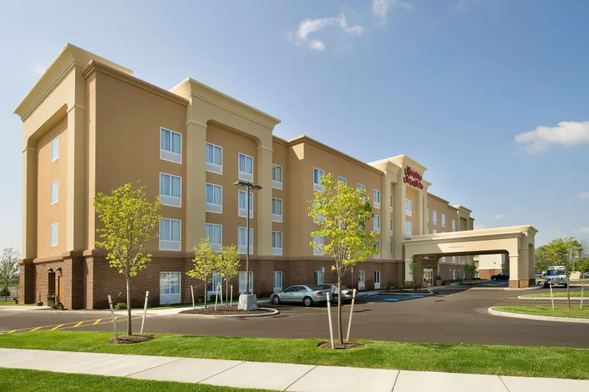 Hampton Inn & Suites Buffalo Airport - Image 1