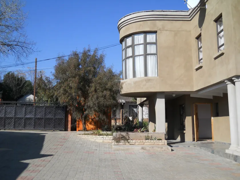 Noble Hearts Bed & Breakfast - Image 1