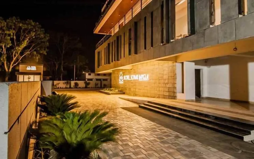 Hotel Sonar Bangla Taki - Image 1