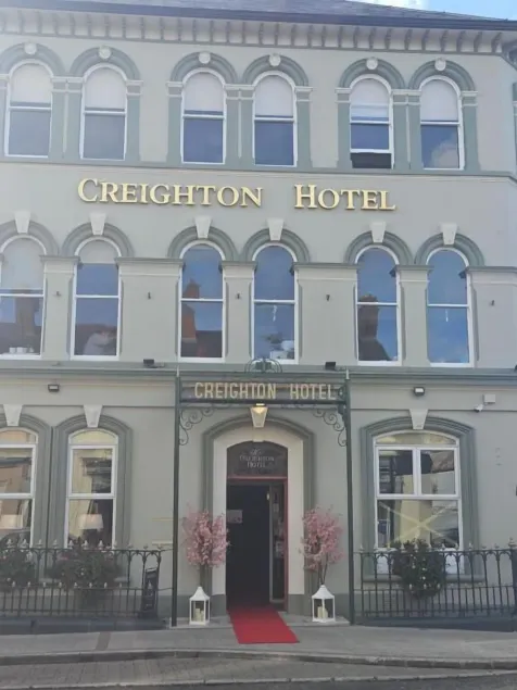 Creighton Hotel - Image 1