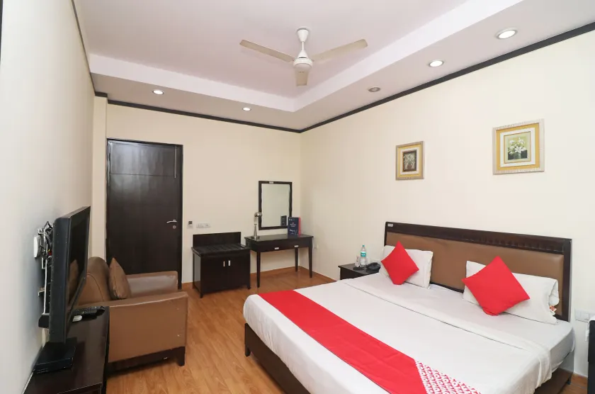 OYO 24624 Kaycee Residency - Image 1