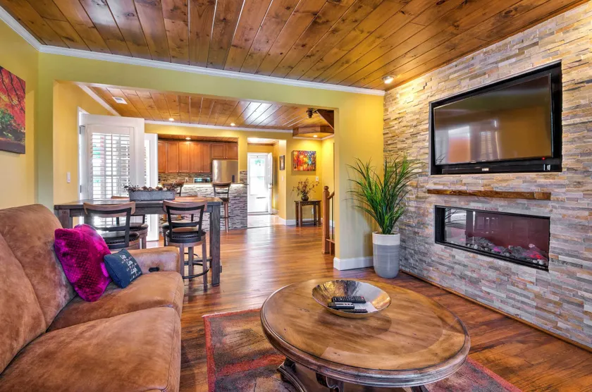 Lovely Cottage w/ Sauna & Fire Pit Near Asheville! - Innvendig