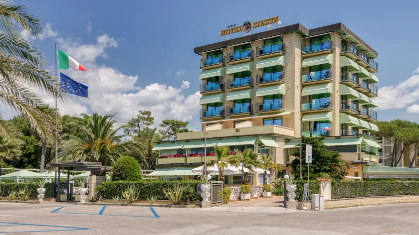 Hotel Siesta - Image 1