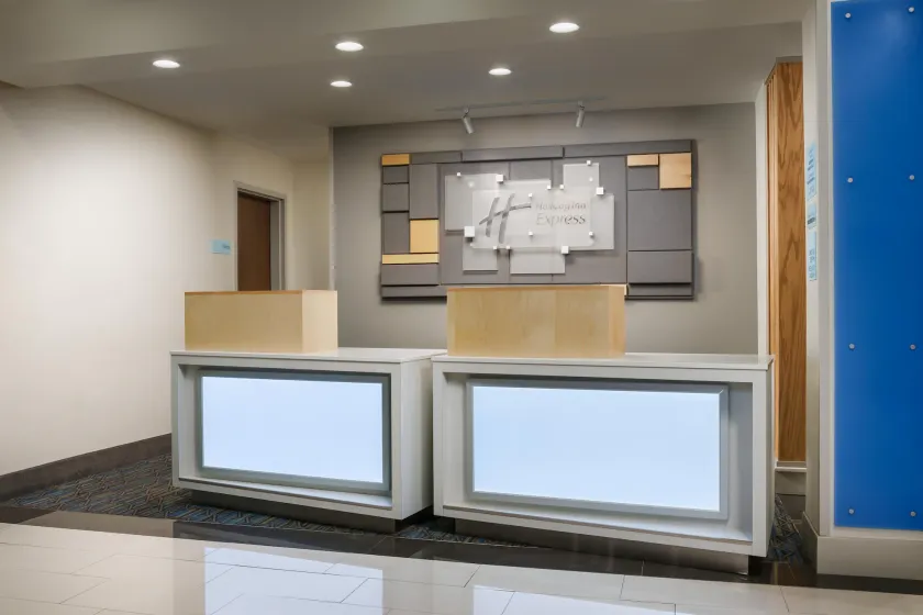 Holiday Inn Express & Suites Oakhurst-Yosemite Park Area by IHG - Hall