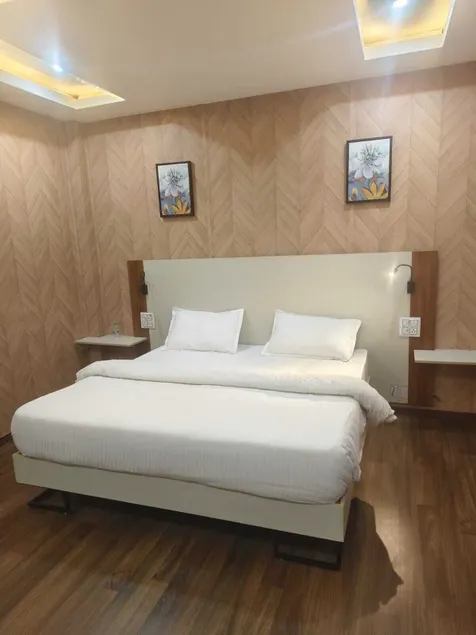 FabHotel Natures Crown Resort - Zimmer