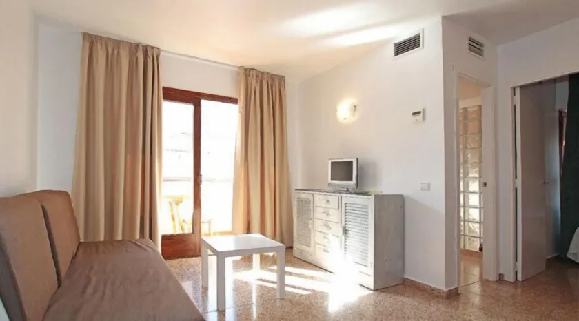 Apartamentos Ripoll Ibiza - Image 1
