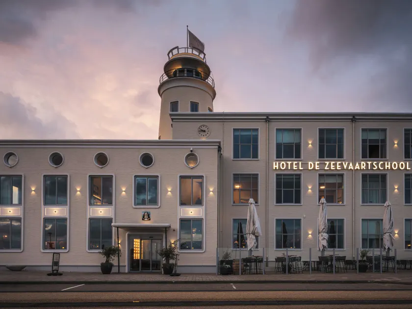 Hotel De Zeevaartschool - Image 1