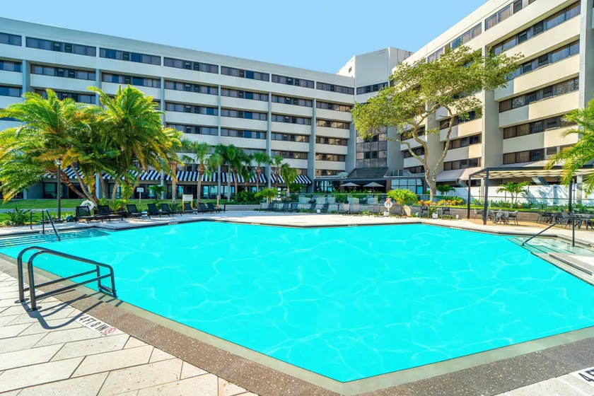 DoubleTree by Hilton Tampa Rocky Point Waterfront - Image 1