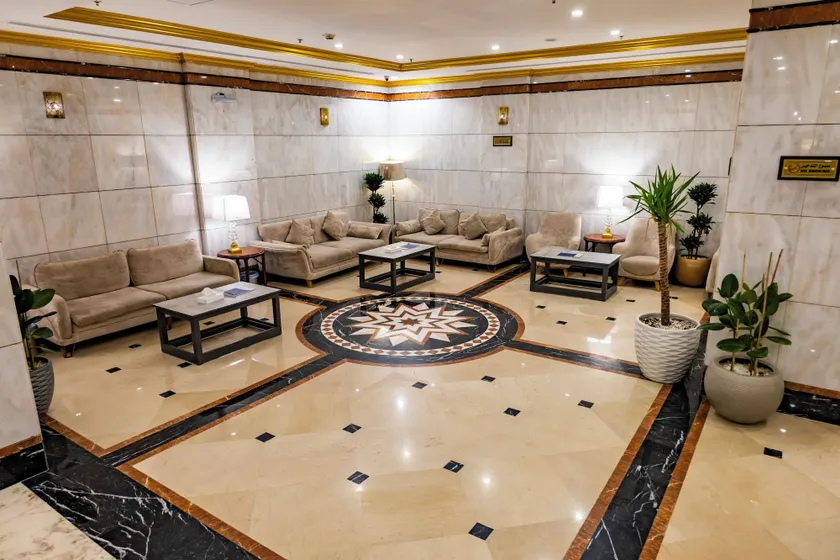 Al Mukhtara Almasi Hotel - شركة المختارة الماسي للخدمات الفندقيه شخص واحد - Image 1