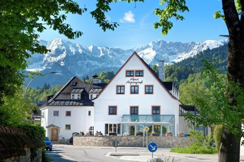 Hotel garni Alpengruss - Image 1