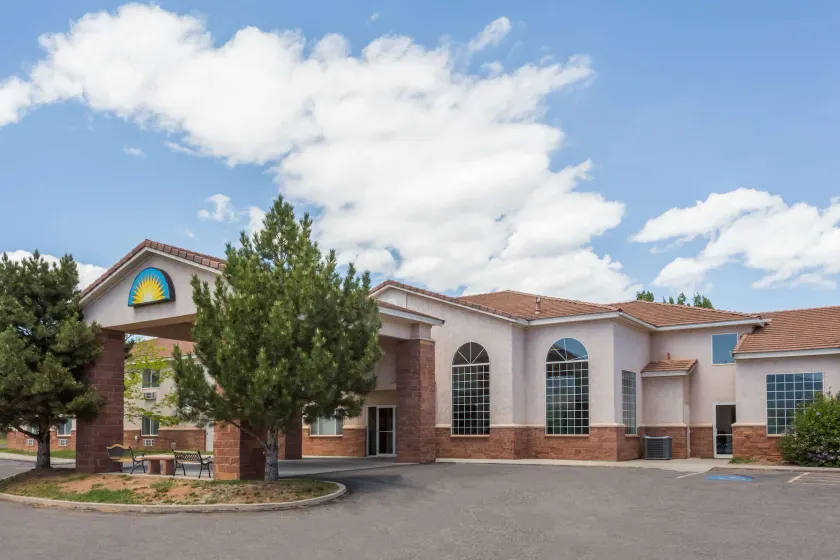 Days Inn by Wyndham Capitol Reef - Image 1