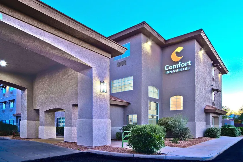 Comfort Inn & Suites Sierra Vista near Ft Huachuca - Image 1