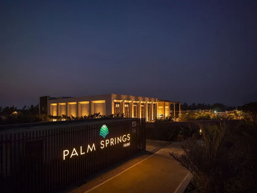 Palm Springs Resort - Image 1