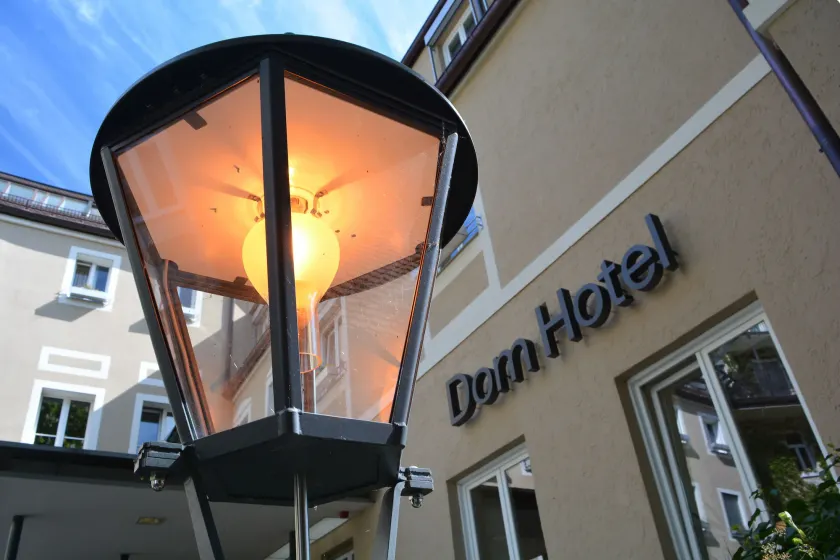 Dom Hotel - Image 1
