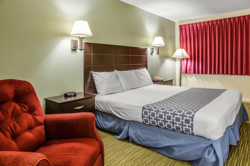 Rodeway Inn Groton - New London - Image 1
